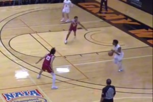 好一个假动作！